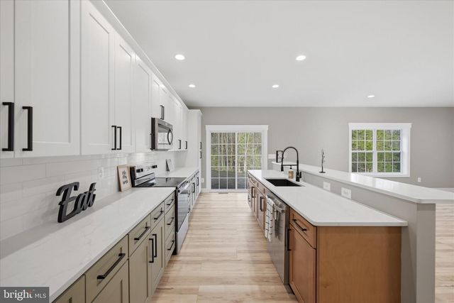 831 AVANTI DR., Bunker Hill, WV 25413