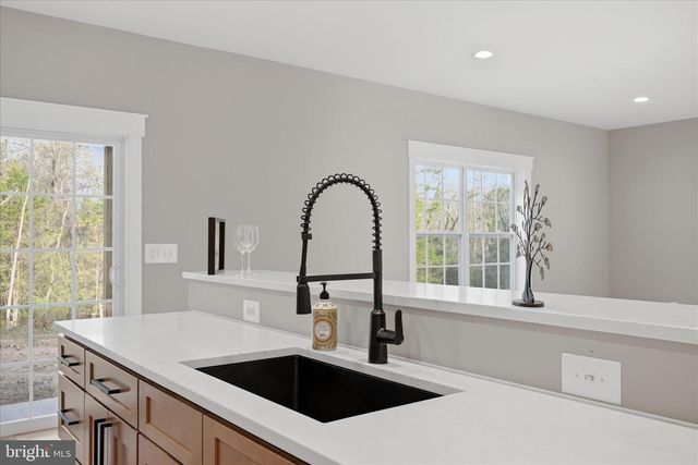 831 AVANTI DR., Bunker Hill, WV 25413