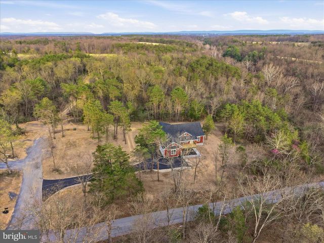 831 AVANTI DR., Bunker Hill, WV 25413