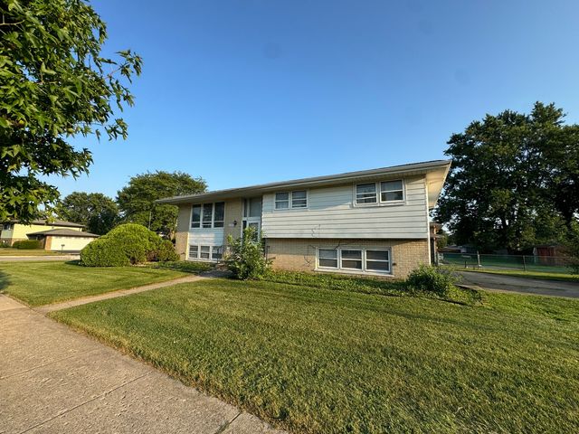 10300 S KATHY Court, Palos Hills, IL 60465