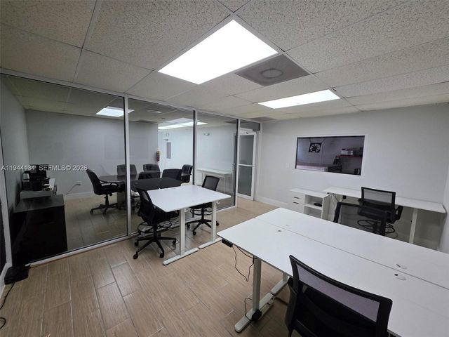 8555 NW 29th St, Doral, FL 33122