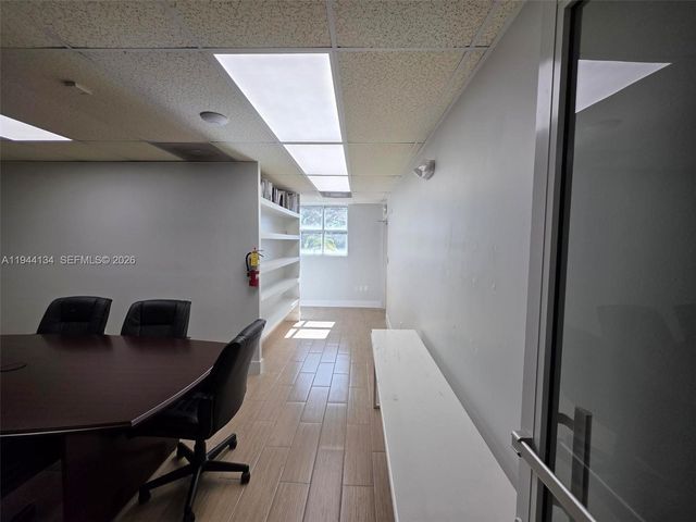 8555 NW 29th St, Doral, FL 33122