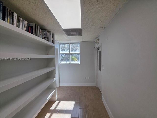 8555 NW 29th St, Doral, FL 33122