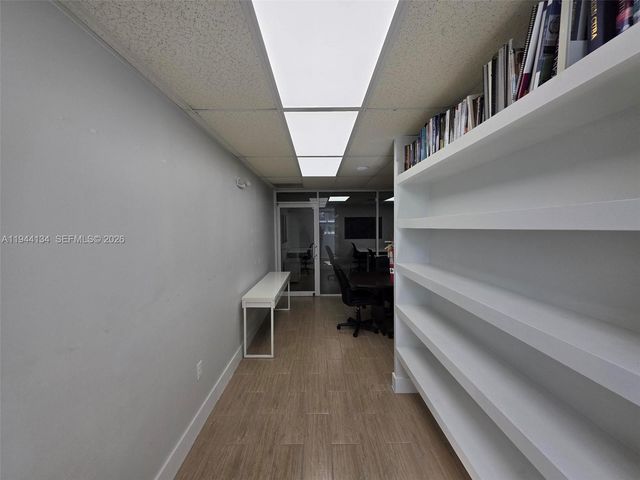 8555 NW 29th St, Doral, FL 33122