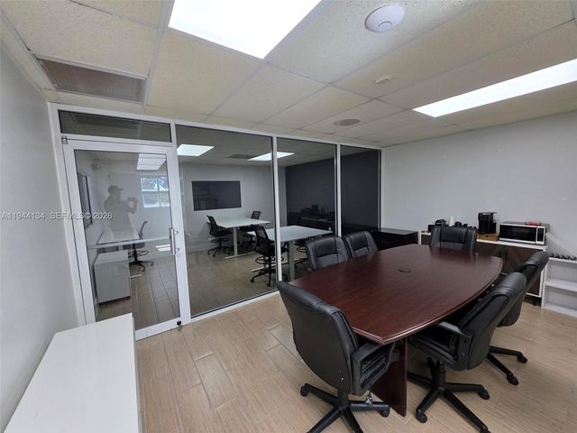 8555 NW 29th St, Doral, FL 33122