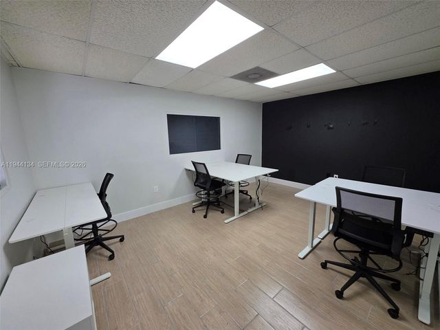 8555 NW 29th St, Doral, FL 33122