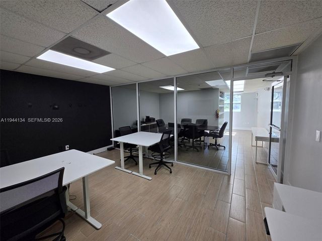 8555 NW 29th St, Doral, FL 33122