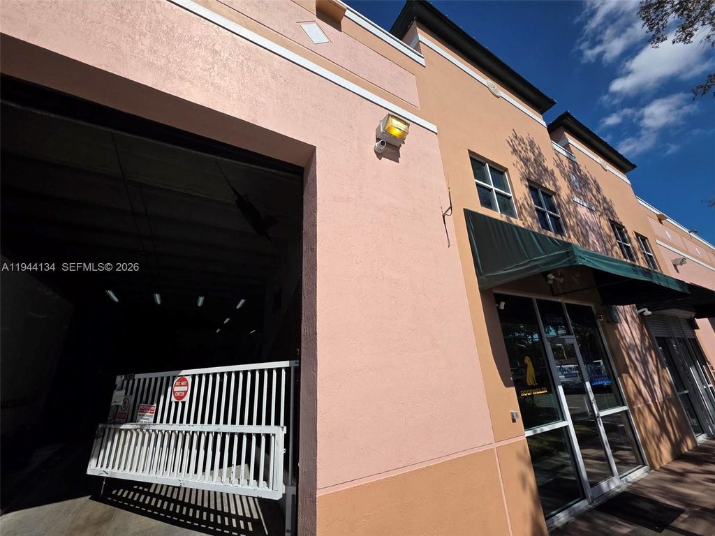 8555 NW 29th St, Doral, FL 33122