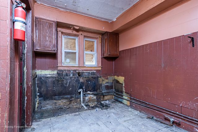 5538 S Perry Avenue, Chicago, IL 60621