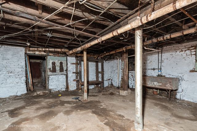 5538 S Perry Avenue, Chicago, IL 60621