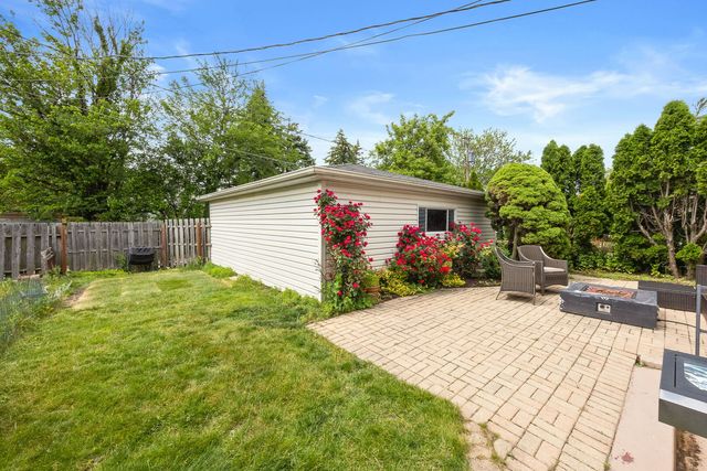 8104 Gross Point Road, Morton Grove, IL 60053