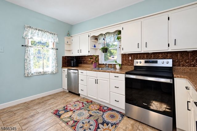 3 Crystal Springs Road, Hardyston Twp., NJ 07419