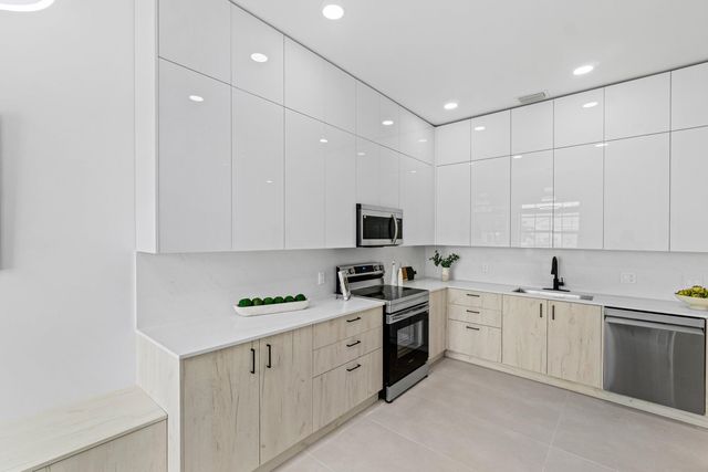 5166 Lake Catalina Drive D, Boca Raton, FL 33496
