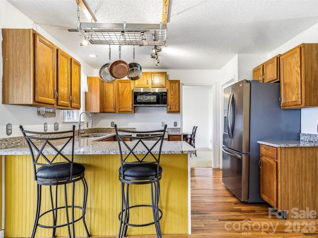 61 Rolling Hills Road, Mills River, NC 28759