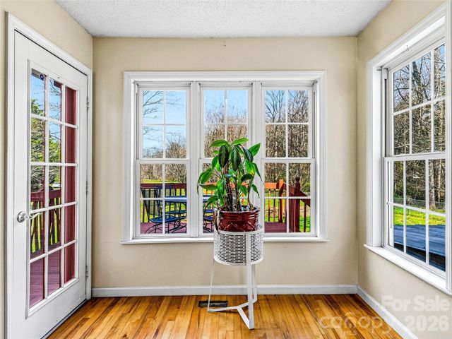 61 Rolling Hills Road, Mills River, NC 28759