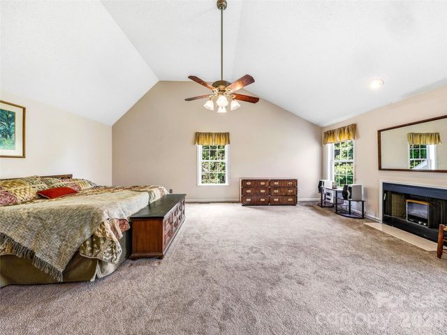 61 Rolling Hills Road, Mills River, NC 28759