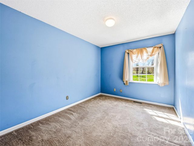 61 Rolling Hills Road, Mills River, NC 28759