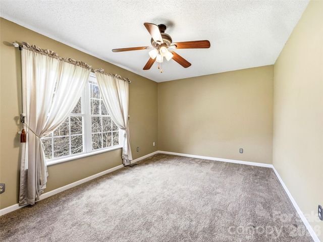 61 Rolling Hills Road, Mills River, NC 28759