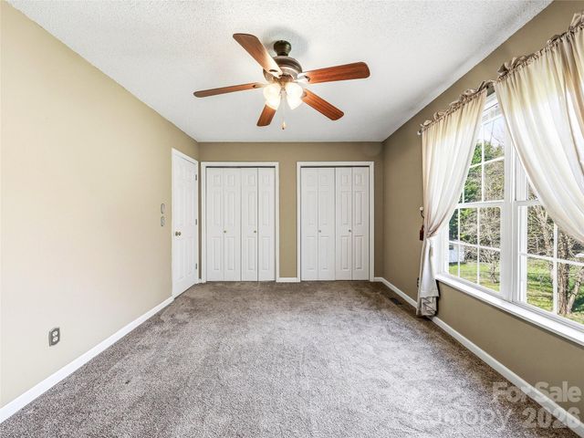 61 Rolling Hills Road, Mills River, NC 28759