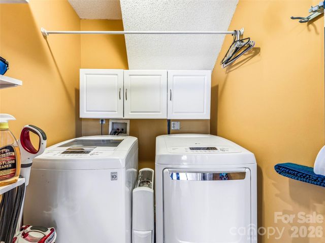 61 Rolling Hills Road, Mills River, NC 28759