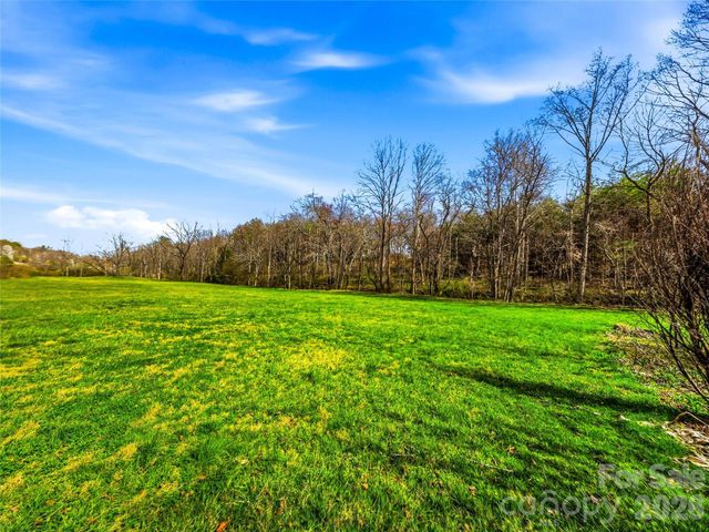 61 Rolling Hills Road, Mills River, NC 28759