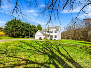 61 Rolling Hills Road, Mills River, NC 28759