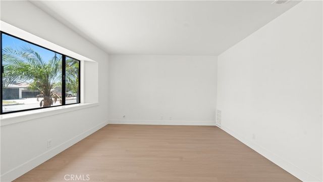 19026 Grove Place, Bloomington, CA 92316