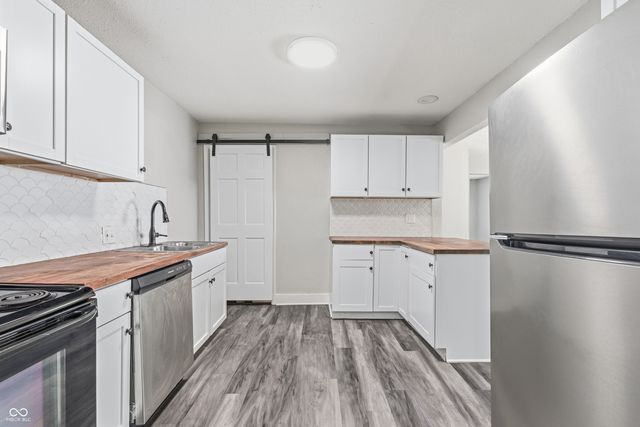 2430 Brookside Parkway North Drive, Indianapolis, IN 46201