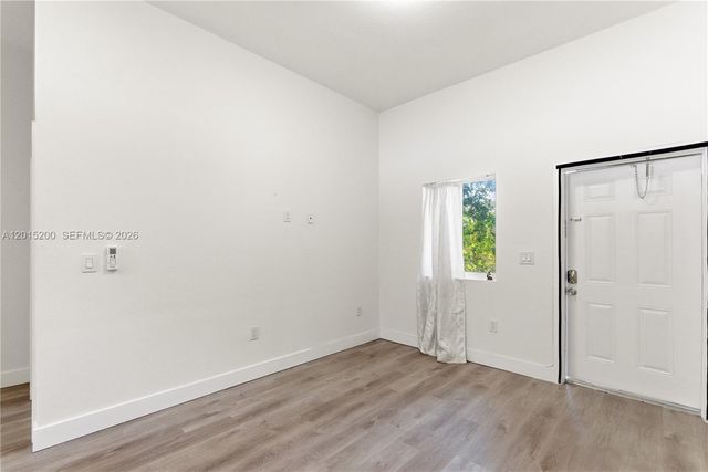 830 SE 14th St 2, Fort Lauderdale, FL 33316