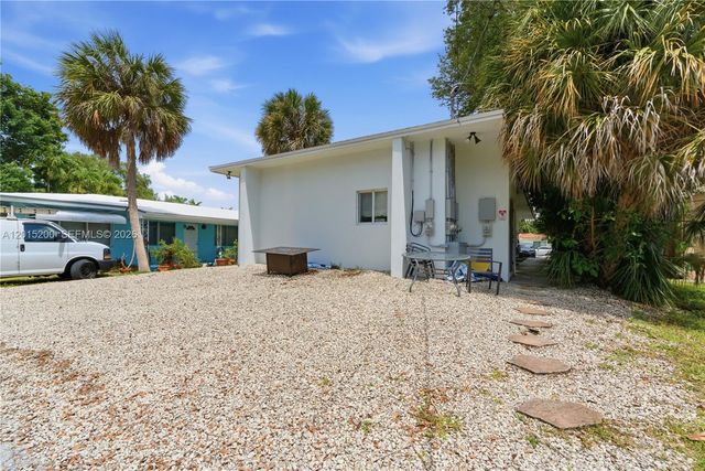 830 SE 14th St 2, Fort Lauderdale, FL 33316