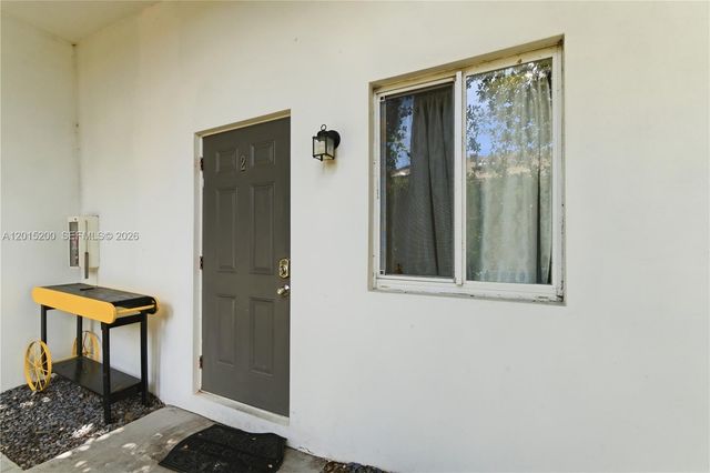 830 SE 14th St 2, Fort Lauderdale, FL 33316