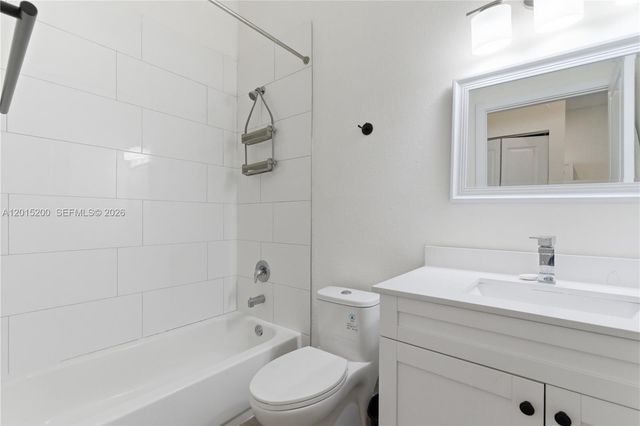 830 SE 14th St 2, Fort Lauderdale, FL 33316