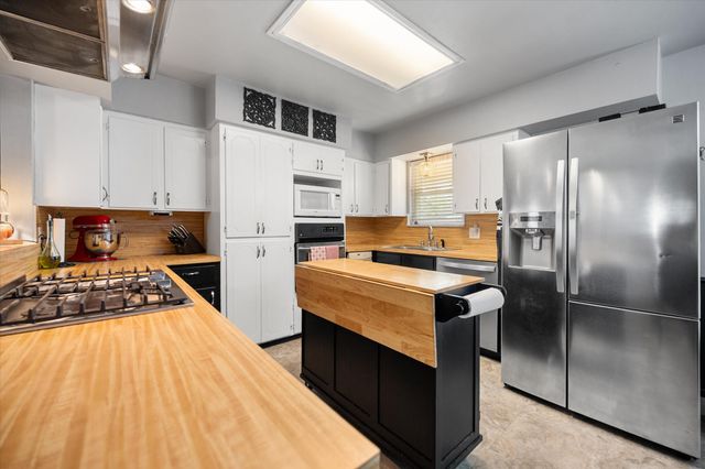 3641 Lucy Trimble Road, Burleson, TX 76028