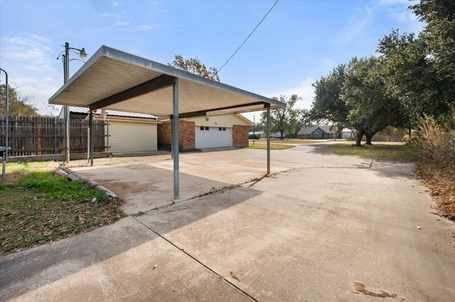 3641 Lucy Trimble Road, Burleson, TX 76028