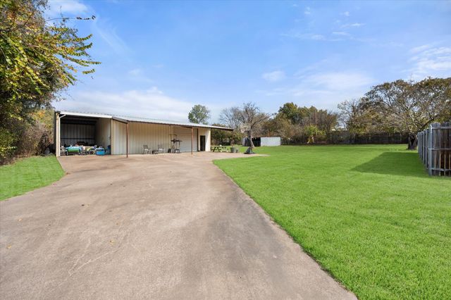 3641 Lucy Trimble Road, Burleson, TX 76028