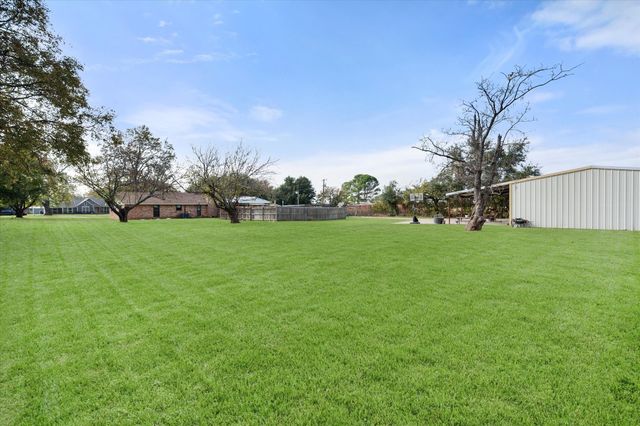 3641 Lucy Trimble Road, Burleson, TX 76028