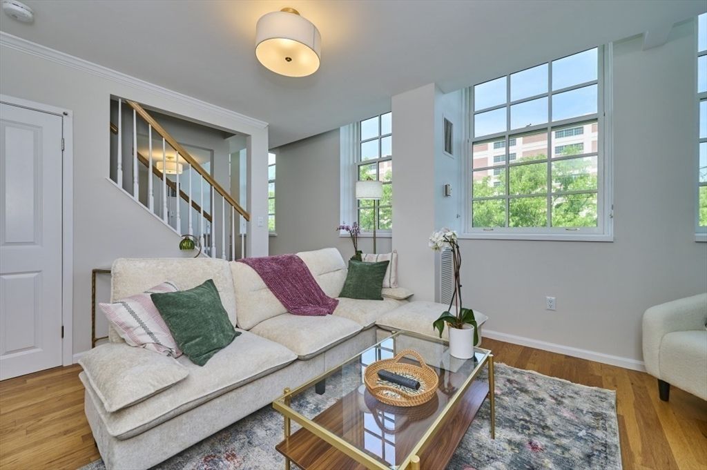 106 13th Street 327, Boston, MA 02129