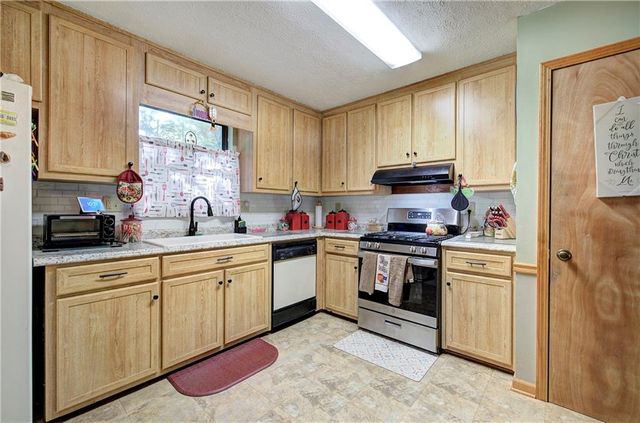 98 Beatrice Street, Dallas, GA 30157