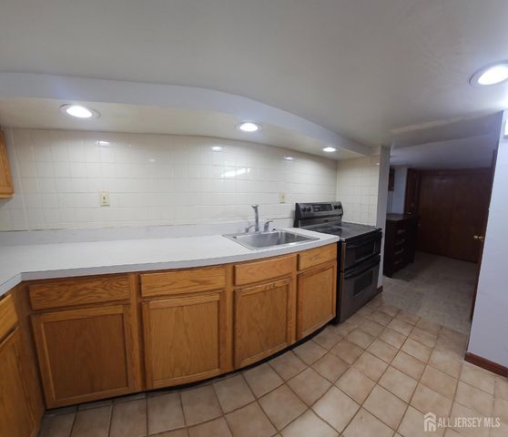 4 Reade Street, Jamesburg, NJ 08831