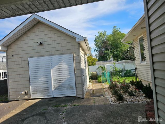 4 Reade Street, Jamesburg, NJ 08831