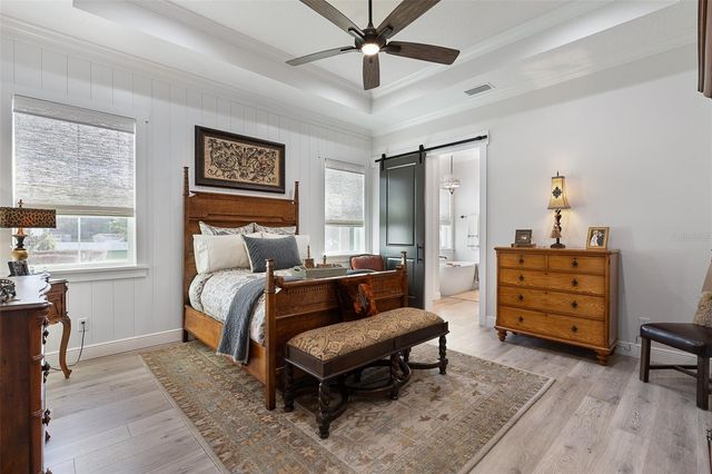 622 W 11TH AVENUE, Mount Dora, FL 32757