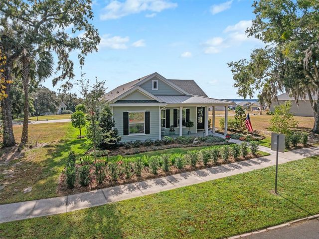 622 W 11TH AVENUE, Mount Dora, FL 32757