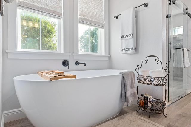 622 W 11TH AVENUE, Mount Dora, FL 32757