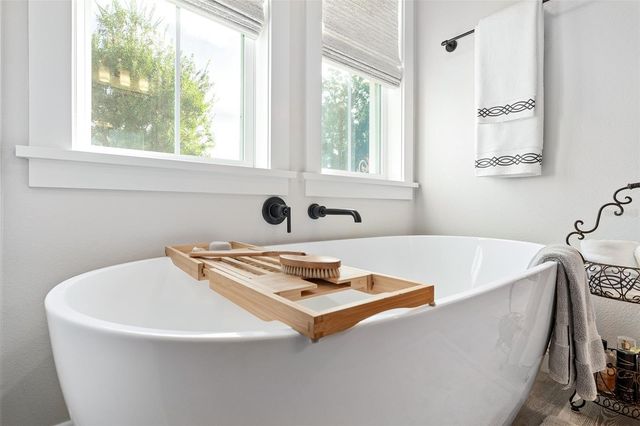 622 W 11TH AVENUE, Mount Dora, FL 32757