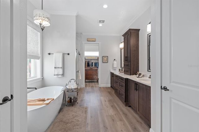 622 W 11TH AVENUE, Mount Dora, FL 32757