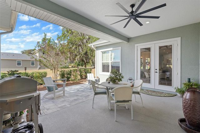 622 W 11TH AVENUE, Mount Dora, FL 32757