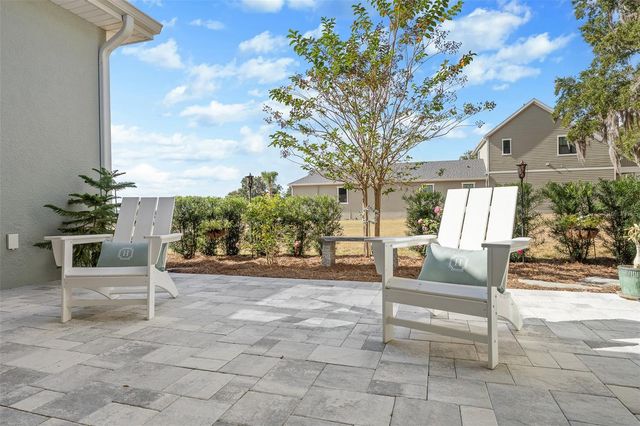 622 W 11TH AVENUE, Mount Dora, FL 32757