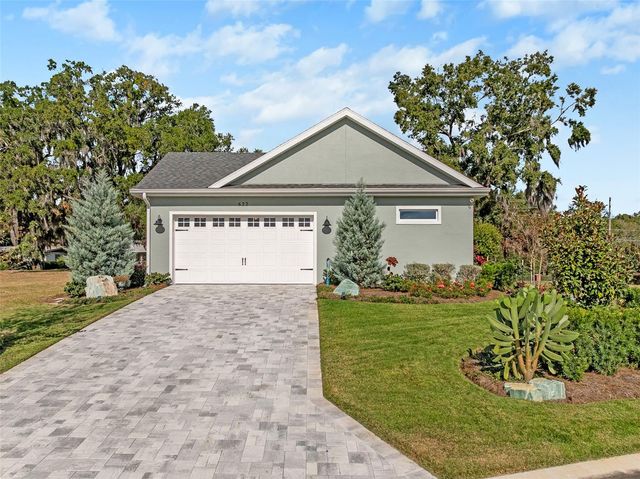 622 W 11TH AVENUE, Mount Dora, FL 32757