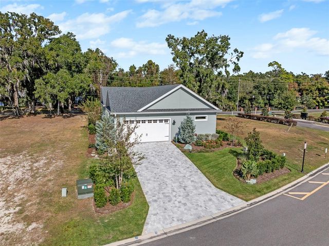 622 W 11TH AVENUE, Mount Dora, FL 32757