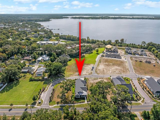 622 W 11TH AVENUE, Mount Dora, FL 32757